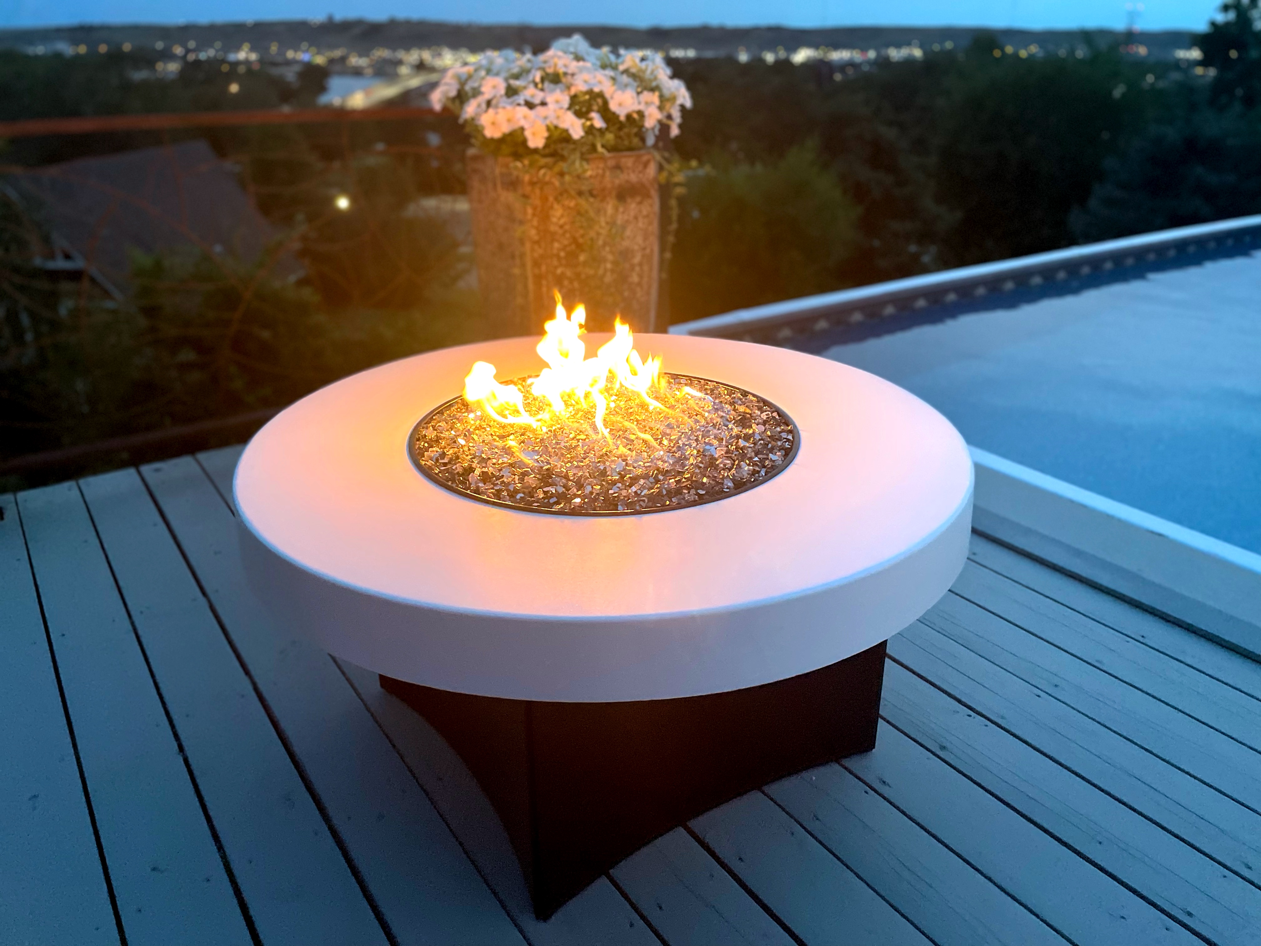 Oriflamme Blackstone Stone fire tables photo — Splash City