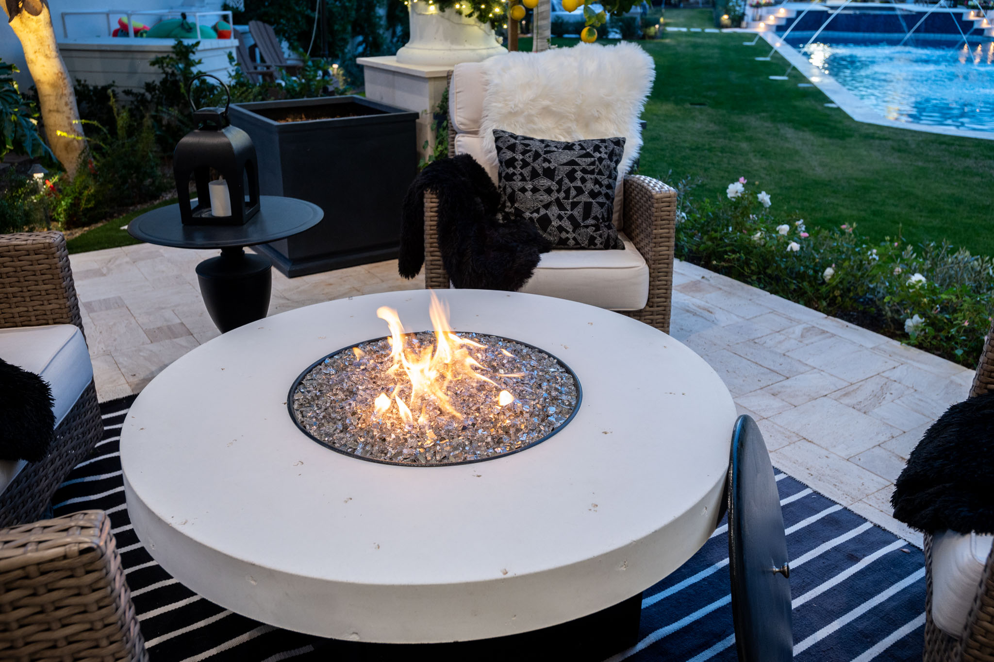 Oriflamme Blackstone Stone fire tables photo — Splash City